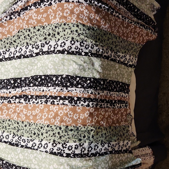 Cute thin strap calf length dress - Picture 2 of 2